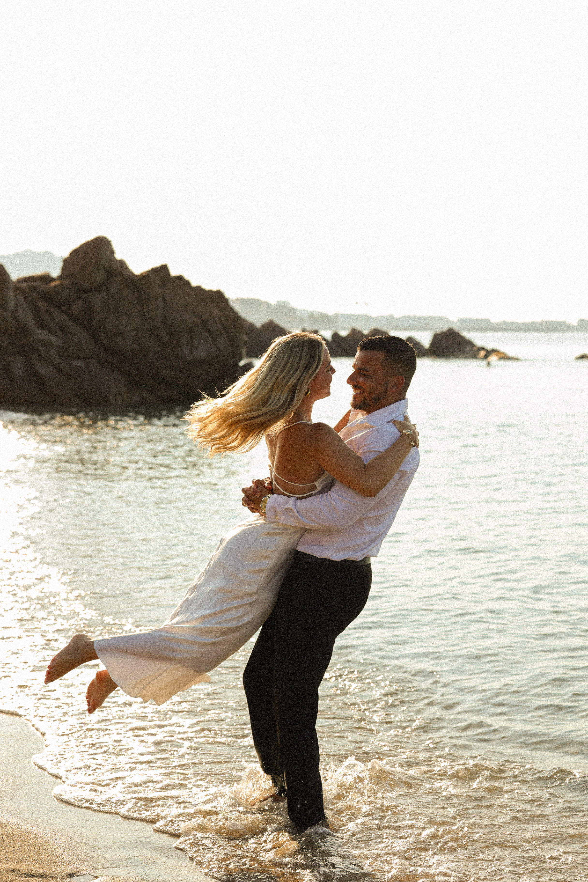 Couple regard